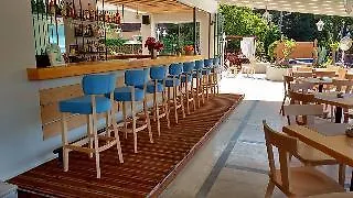 Hotel Dominoes 3*