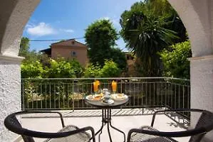 מלון Dominoes איפסוס